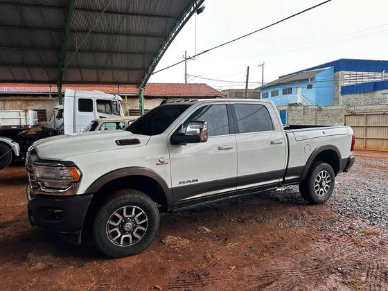RAM 3500 6.7 I6 TURBO DIESEL LIMITED LONGHORN CD 4X4  AUTOMÁTICO